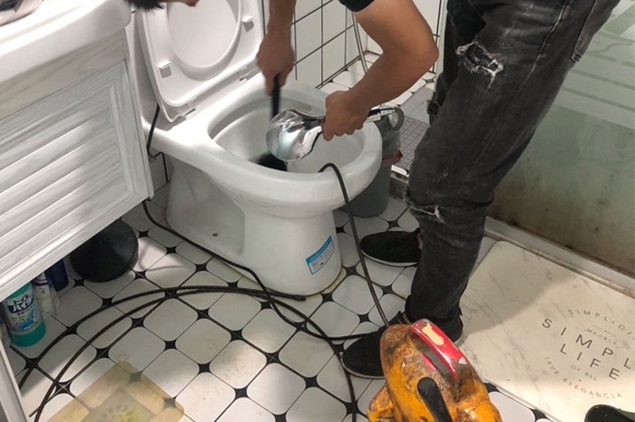 漳浦马桶堵塞自己疏通还是找师傅？专业上门服务让你省时更省心